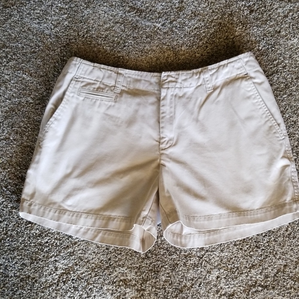 Tommy Hilfiger tan shorts